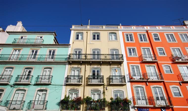 Imobiliário. Travão ao alojamento local baixou vendas e preços nas zonas afetadas