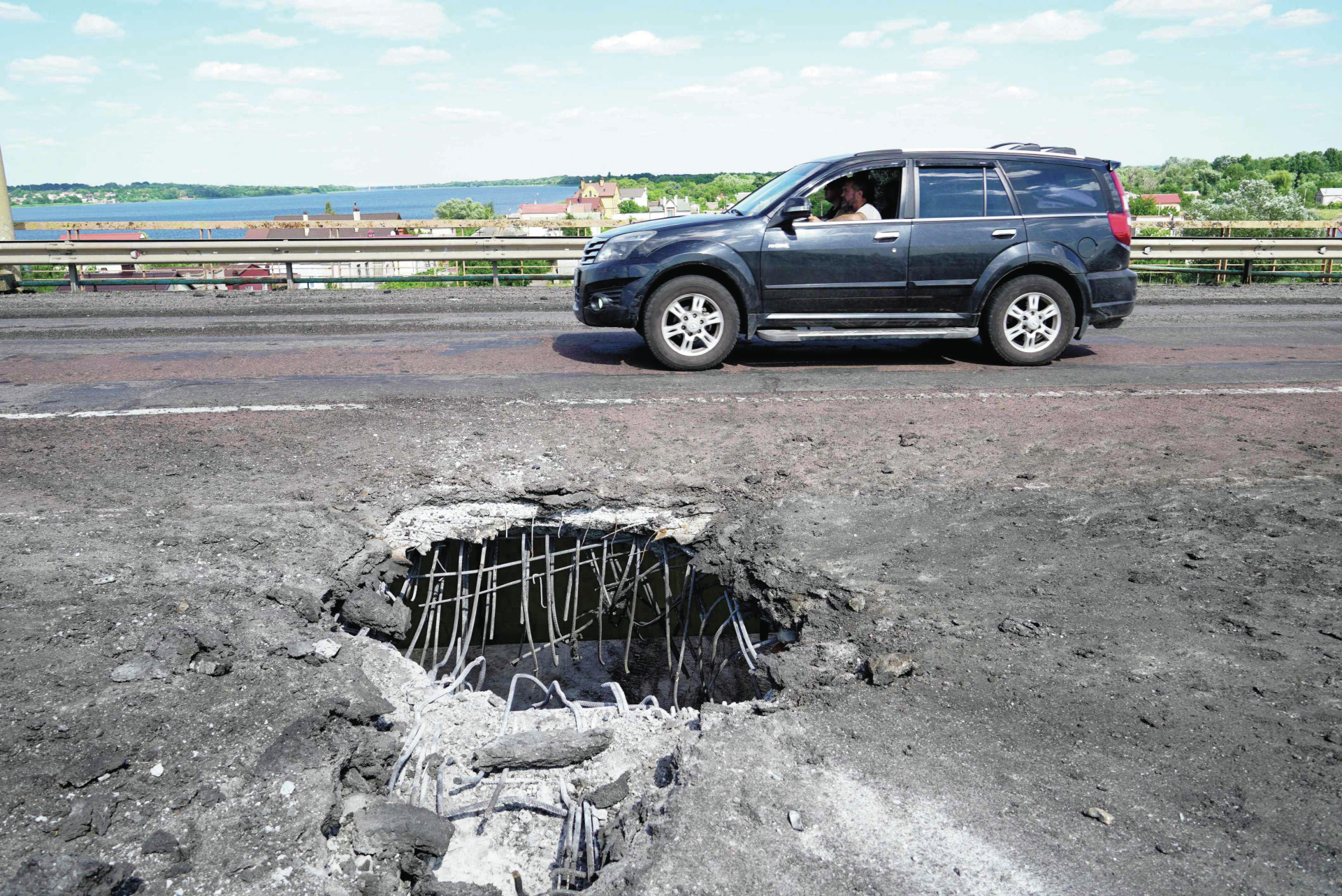 Ucrânia parte para o contra-ataque e tenta cortar os abastecimentos de Kherson