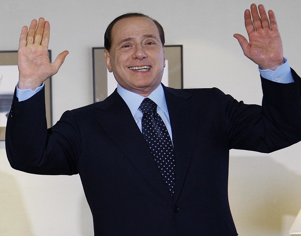 Berlusconi anuncia candidatura ao Senado italiano