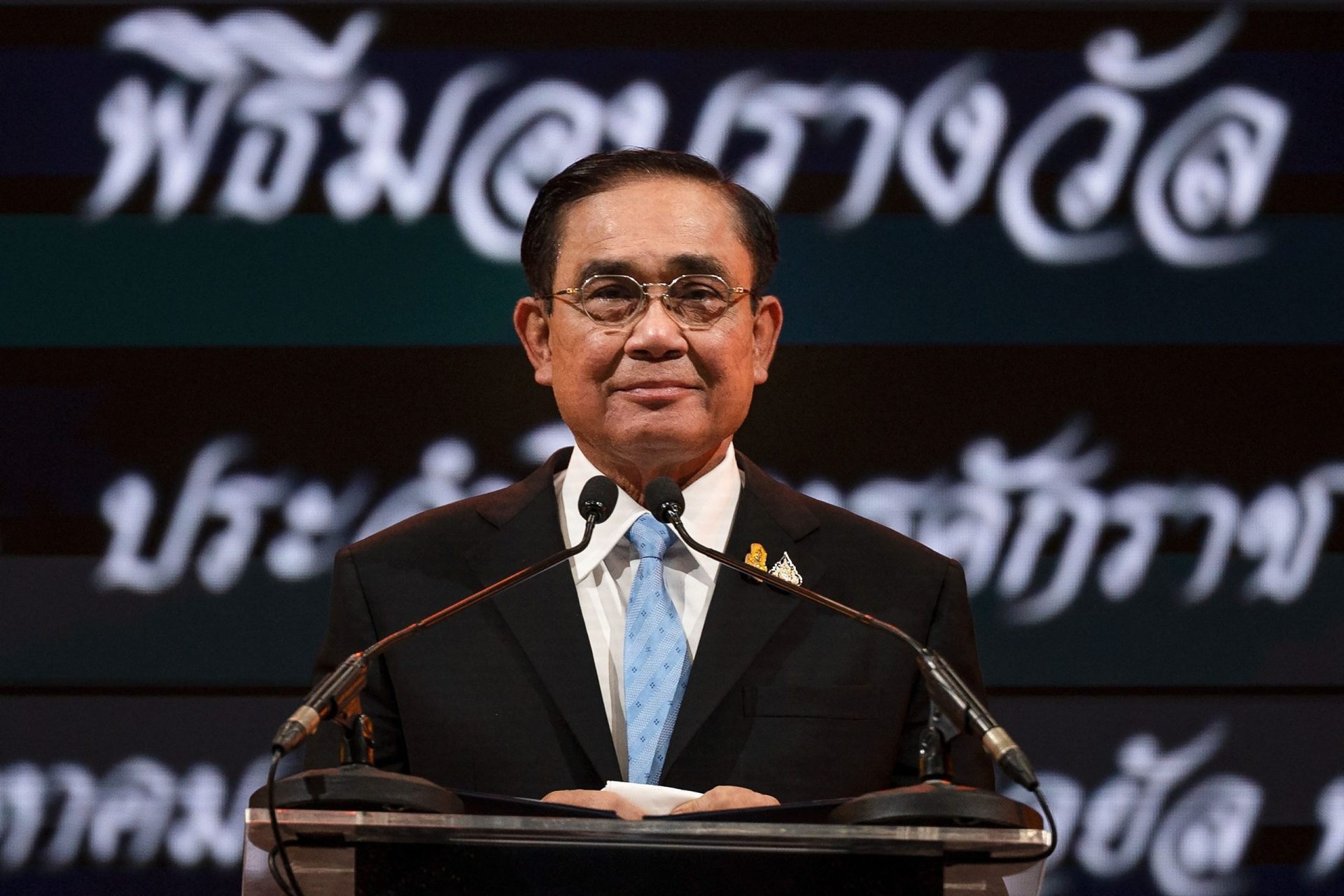 Tailândia. Primeiro-ministro suspenso