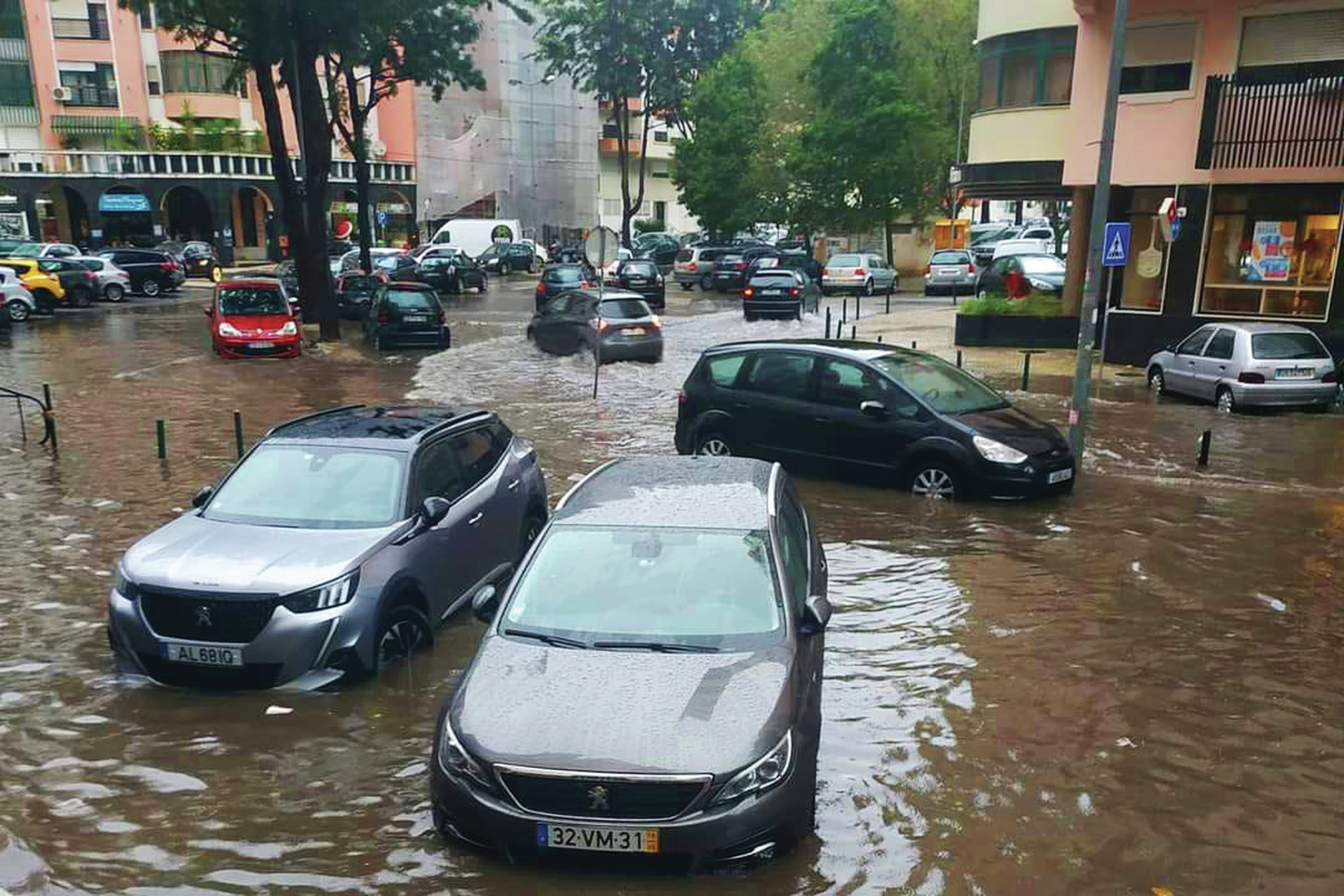 Mau tempo. &#8220;Foi demasiada chuva num curto espaço de tempo&#8221;