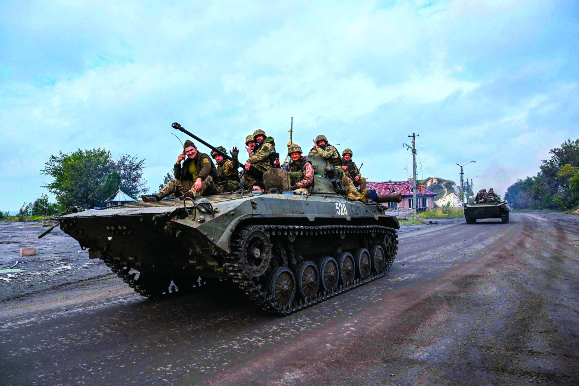 Ucrânia. Desconfiado das chefias militares, Putin aposta em forças irregulares