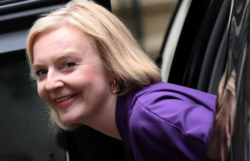 Liz Truss, a primeira-ministra que vai viver “o oposto de uma lua de mel”