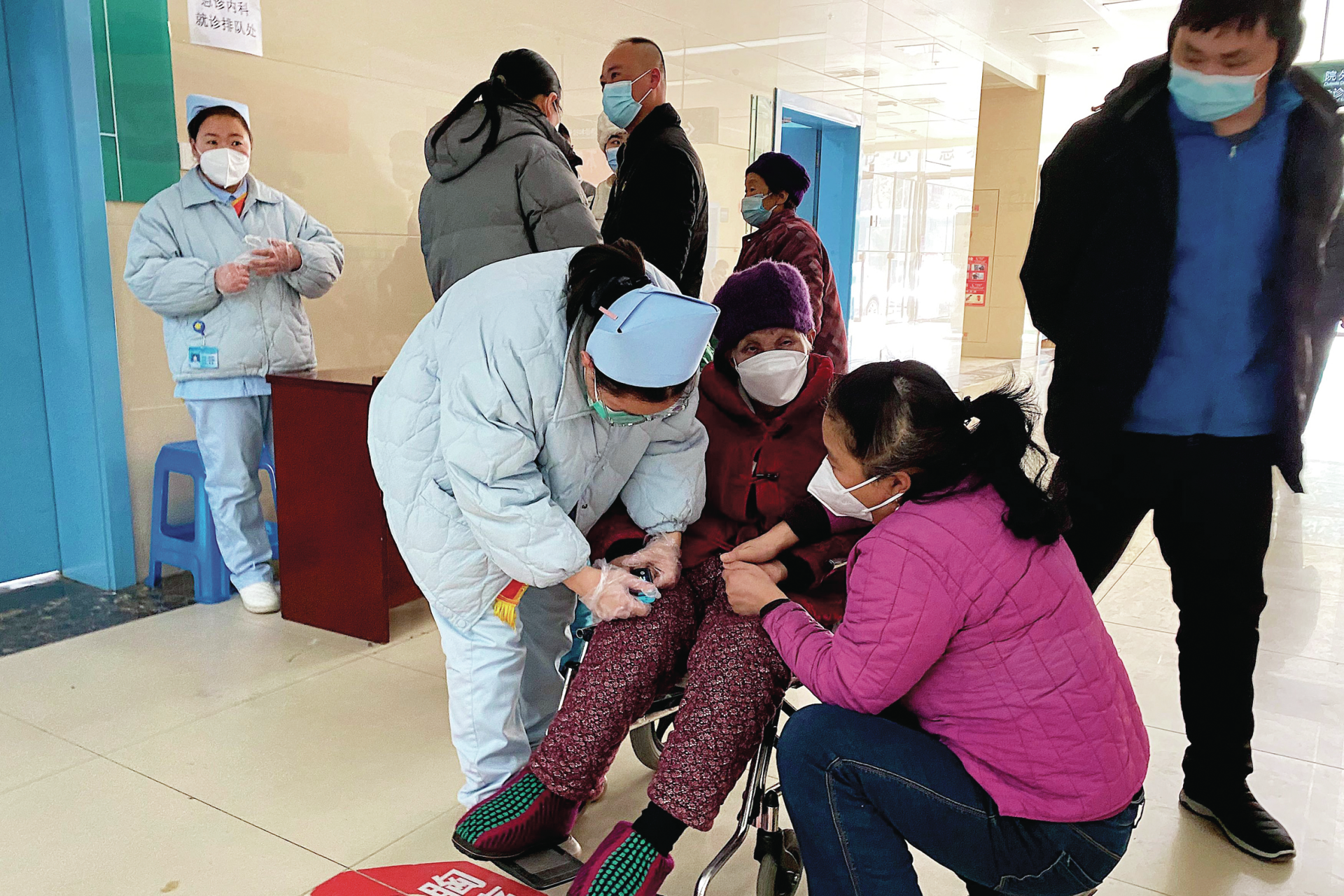 Os que politizam a pandemia devem ouvir a voz da ciência