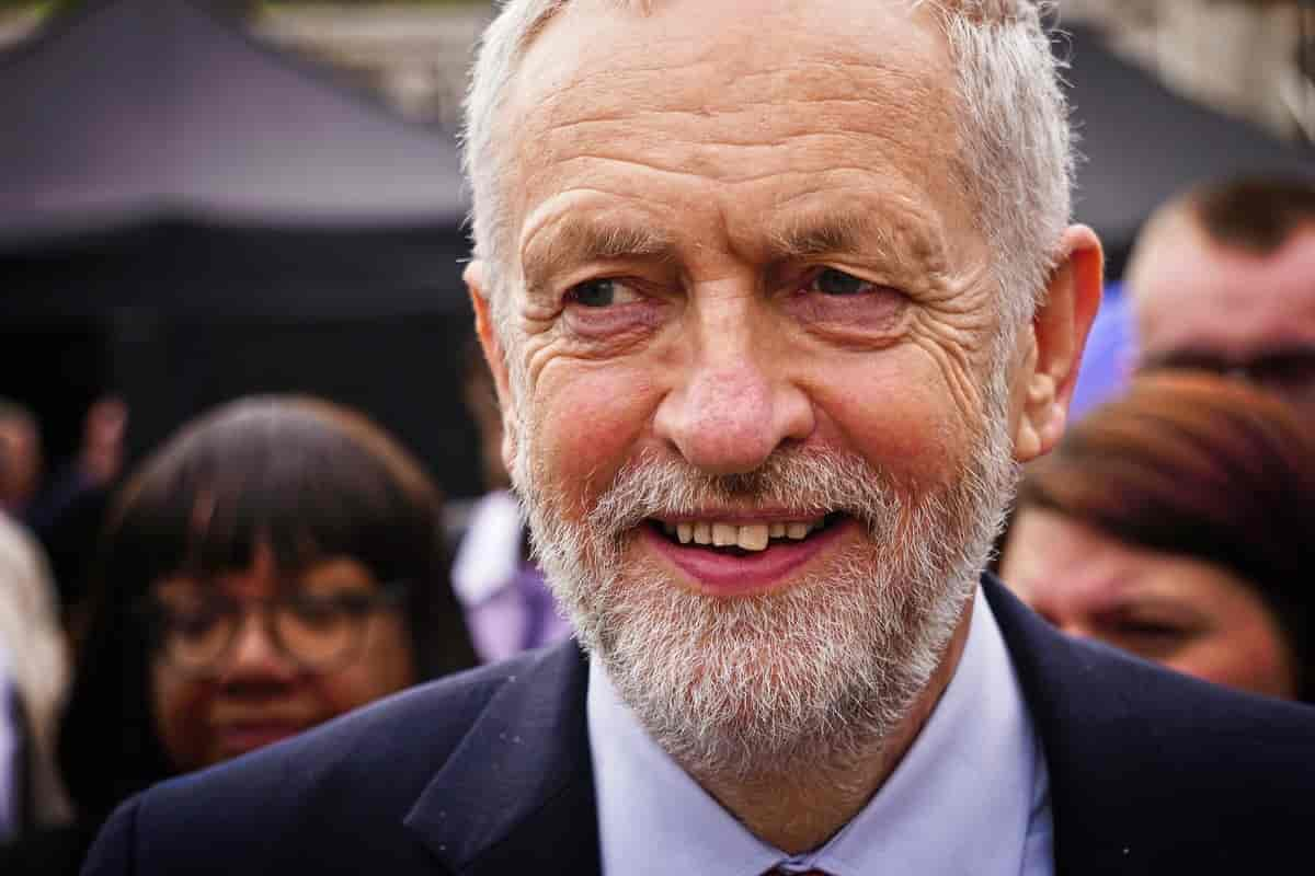 Jeremy Corbyn proibido de se recandidatar pelo Partido Trabalhista