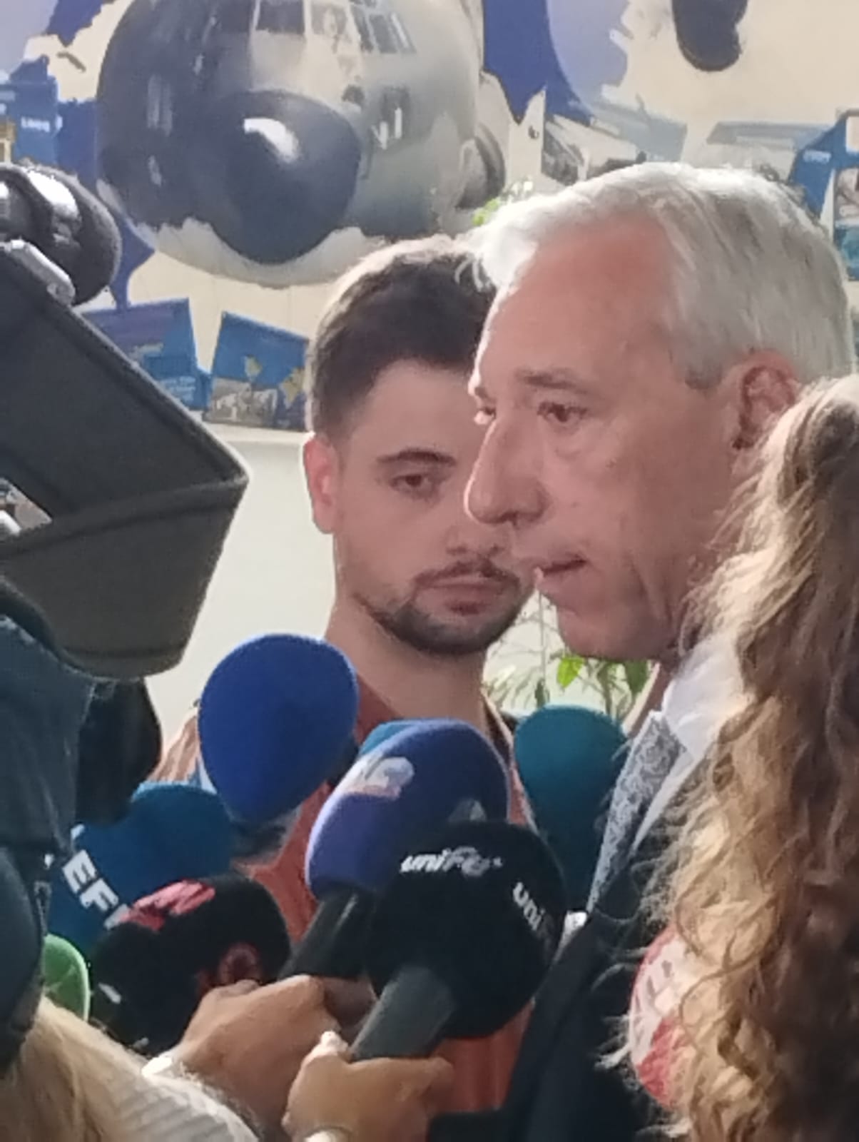 Israel. Gomes Cravinho recebe repatriados e diz que há ainda quatro portugueses desaparecidos