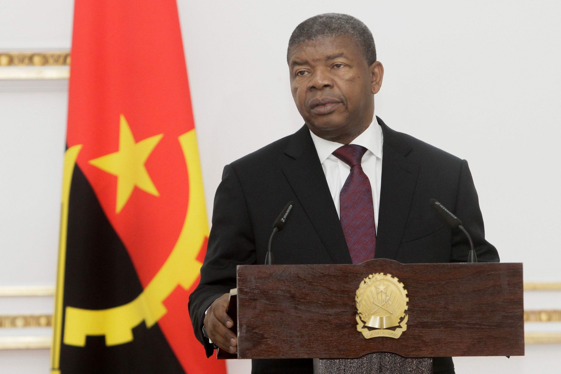 Angola. Parlamento rejeita destituição do PR