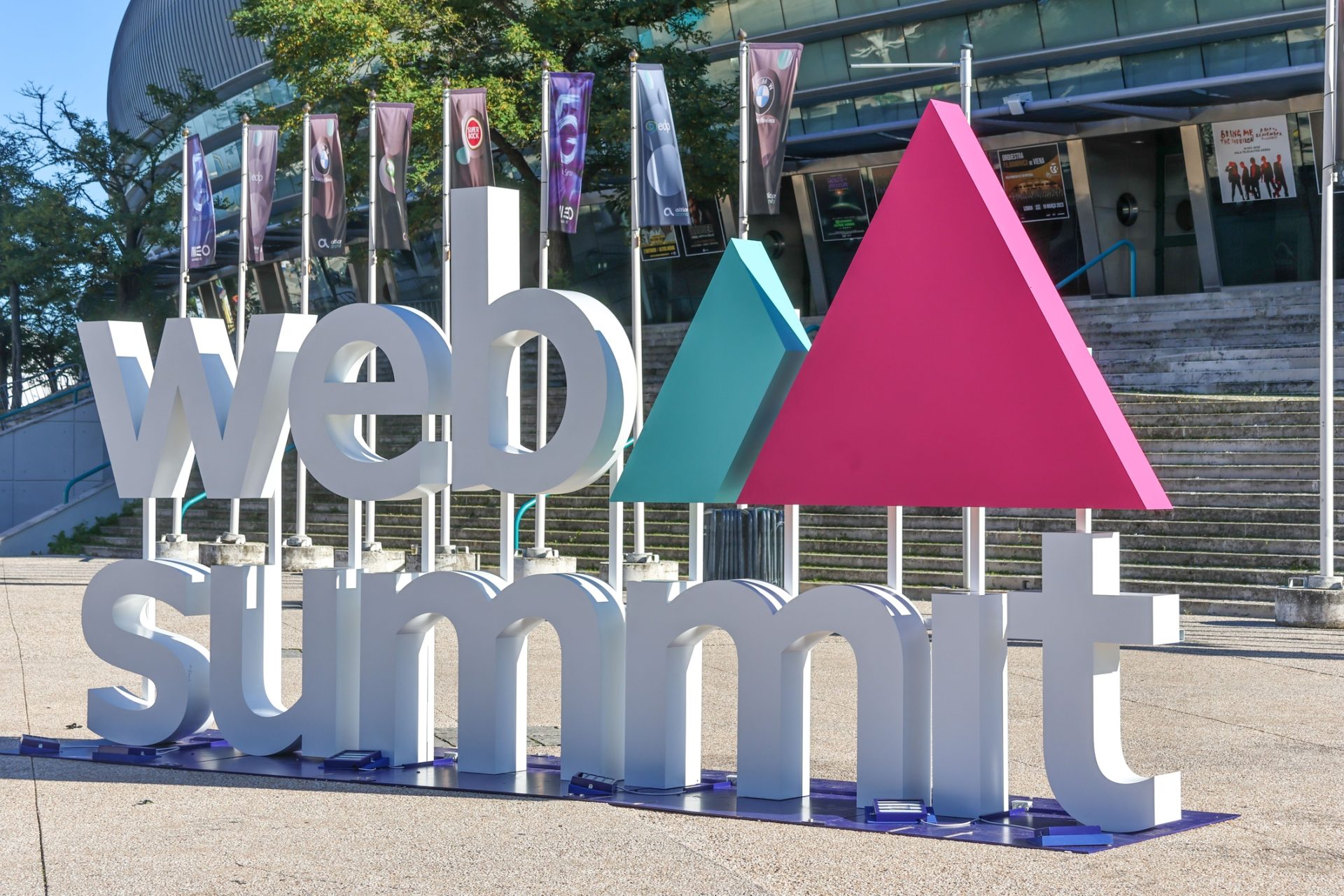 Governo garante que Web Summit tem “condições para decorrer com normalidade”