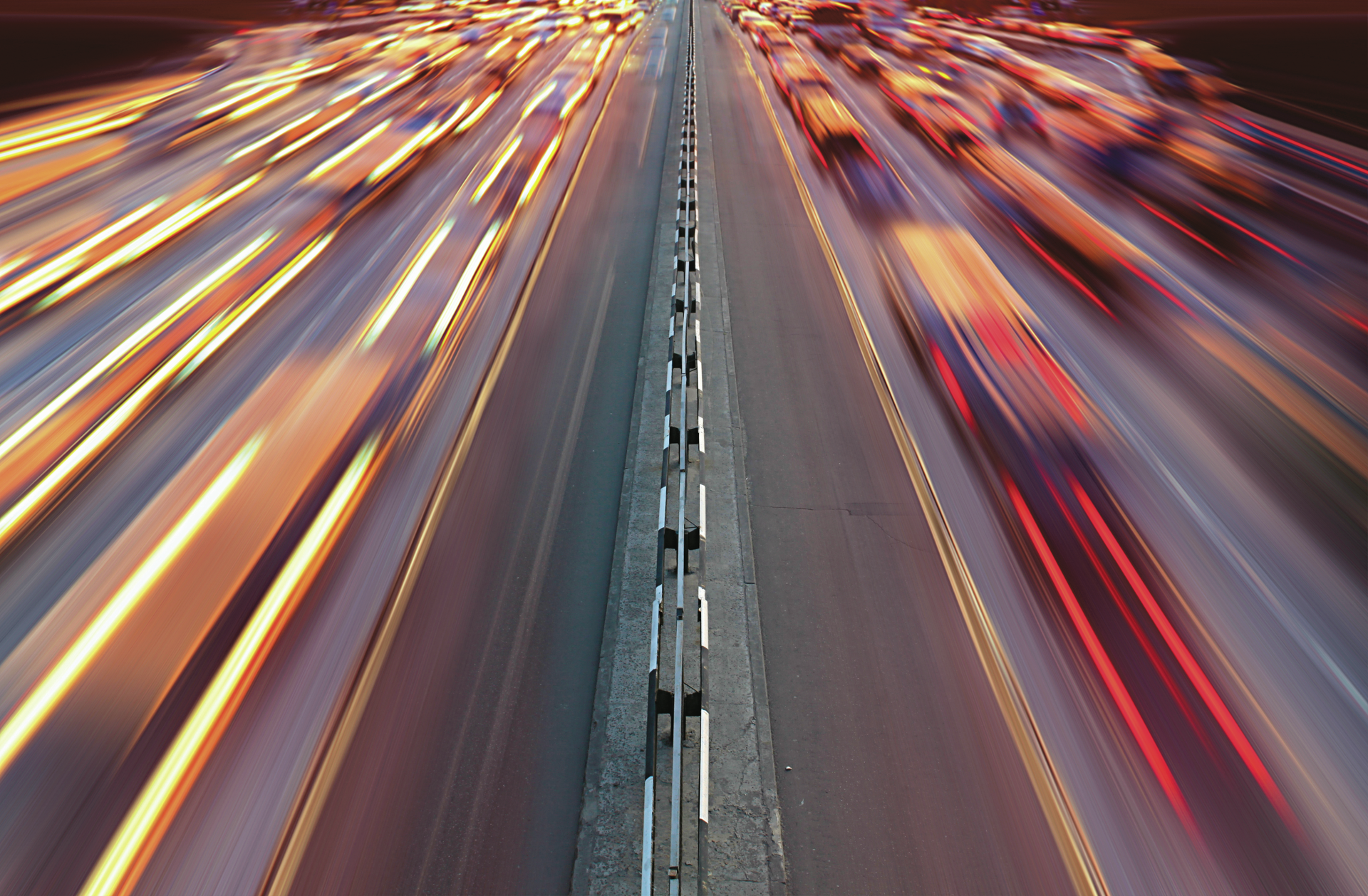 Carros. Velocidade em choque com o ambiente