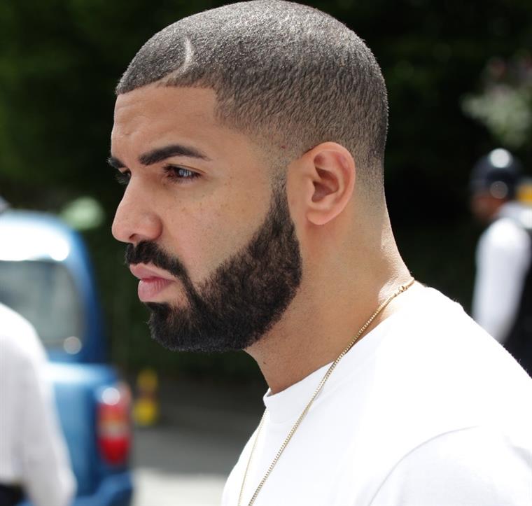 Drake canta verso de ‘West End Girls’ sem pedir permissão e Pet Shop Boys estão irritados