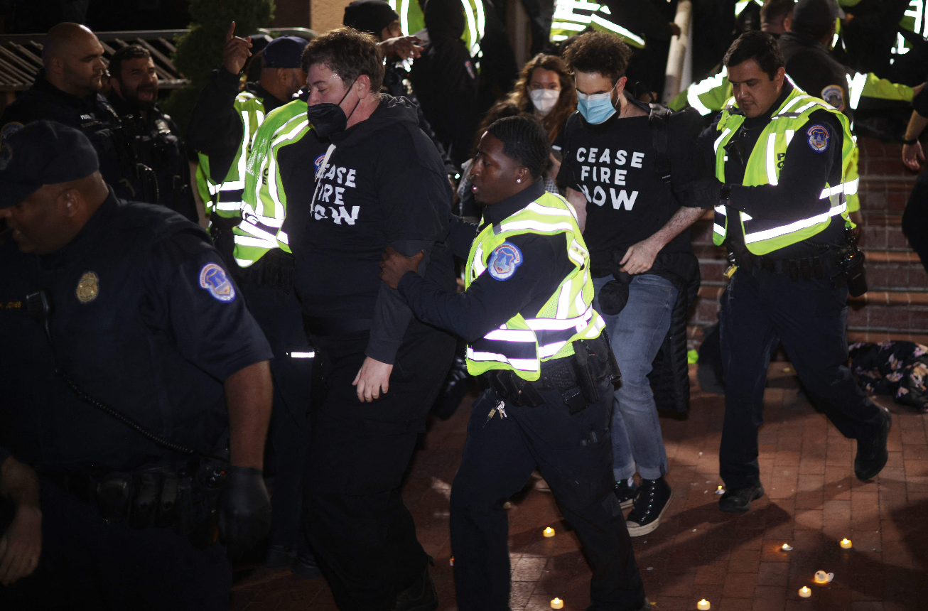 Guerra. Manifestantes pró-palestinianos detidos em Washington