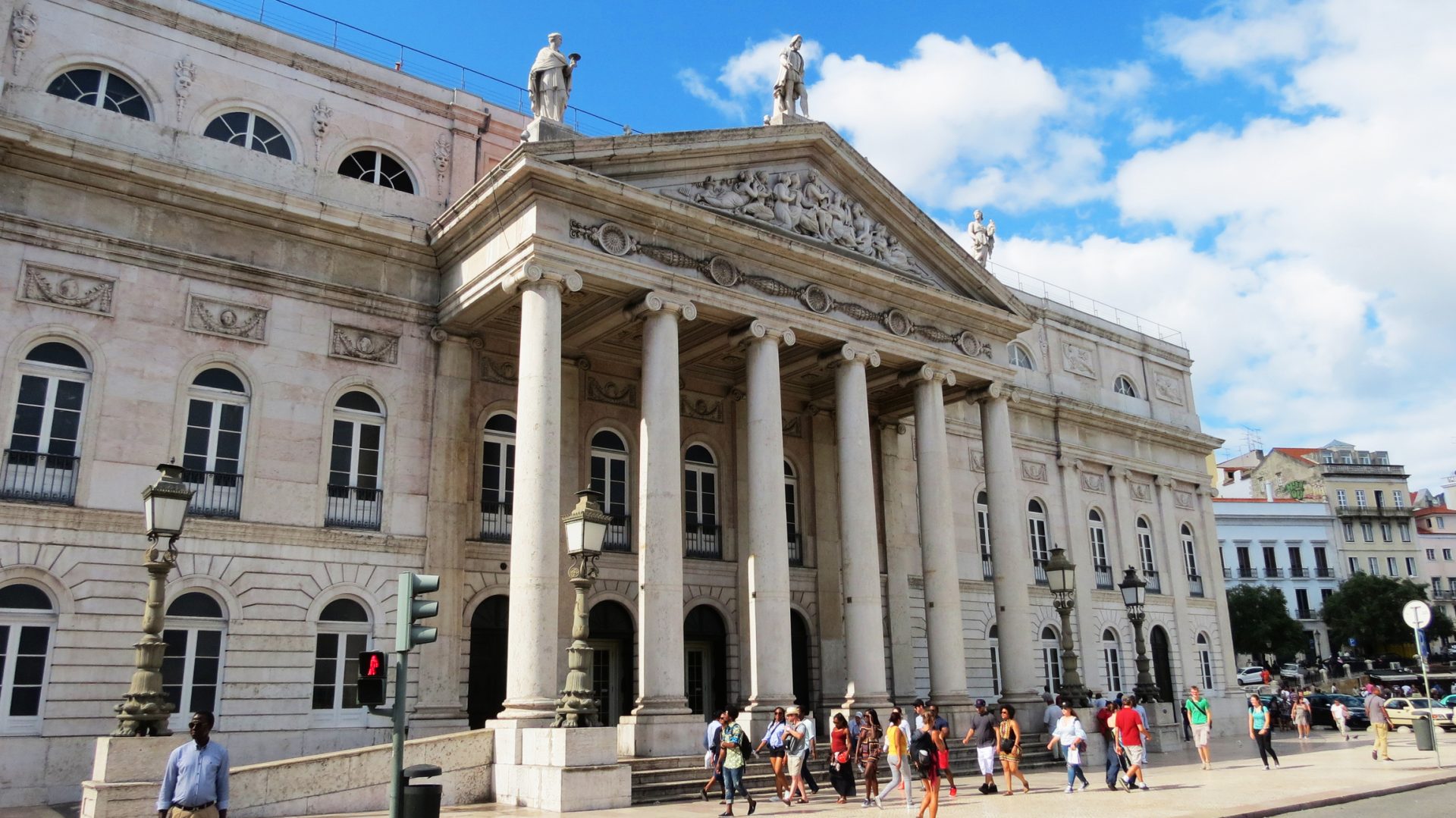 Teatro Nacional D. Maria II apenas reabre ao público em 2025