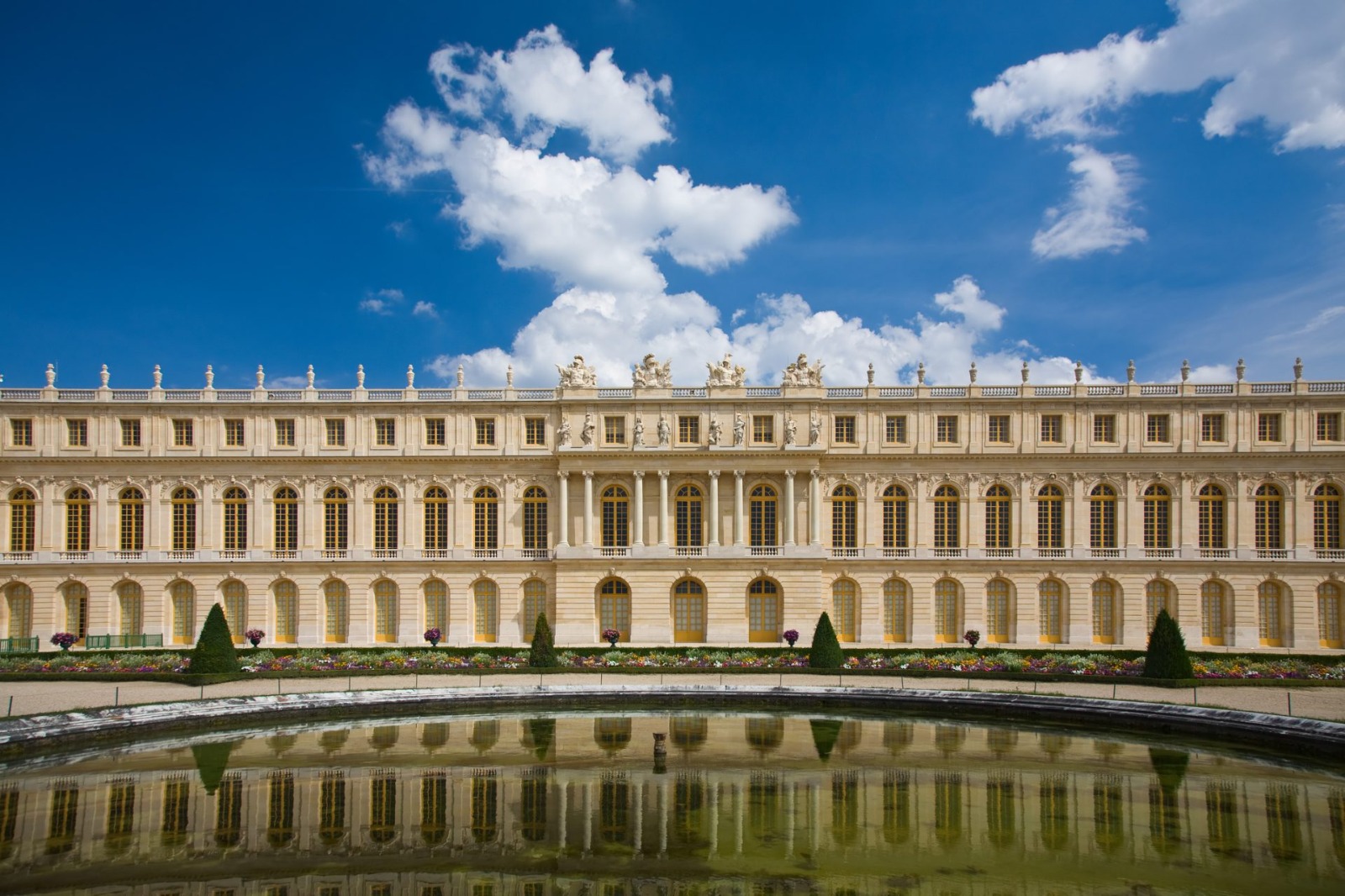 Paris. Palácio de Versalhes evacuado devido a ameaça de bomba