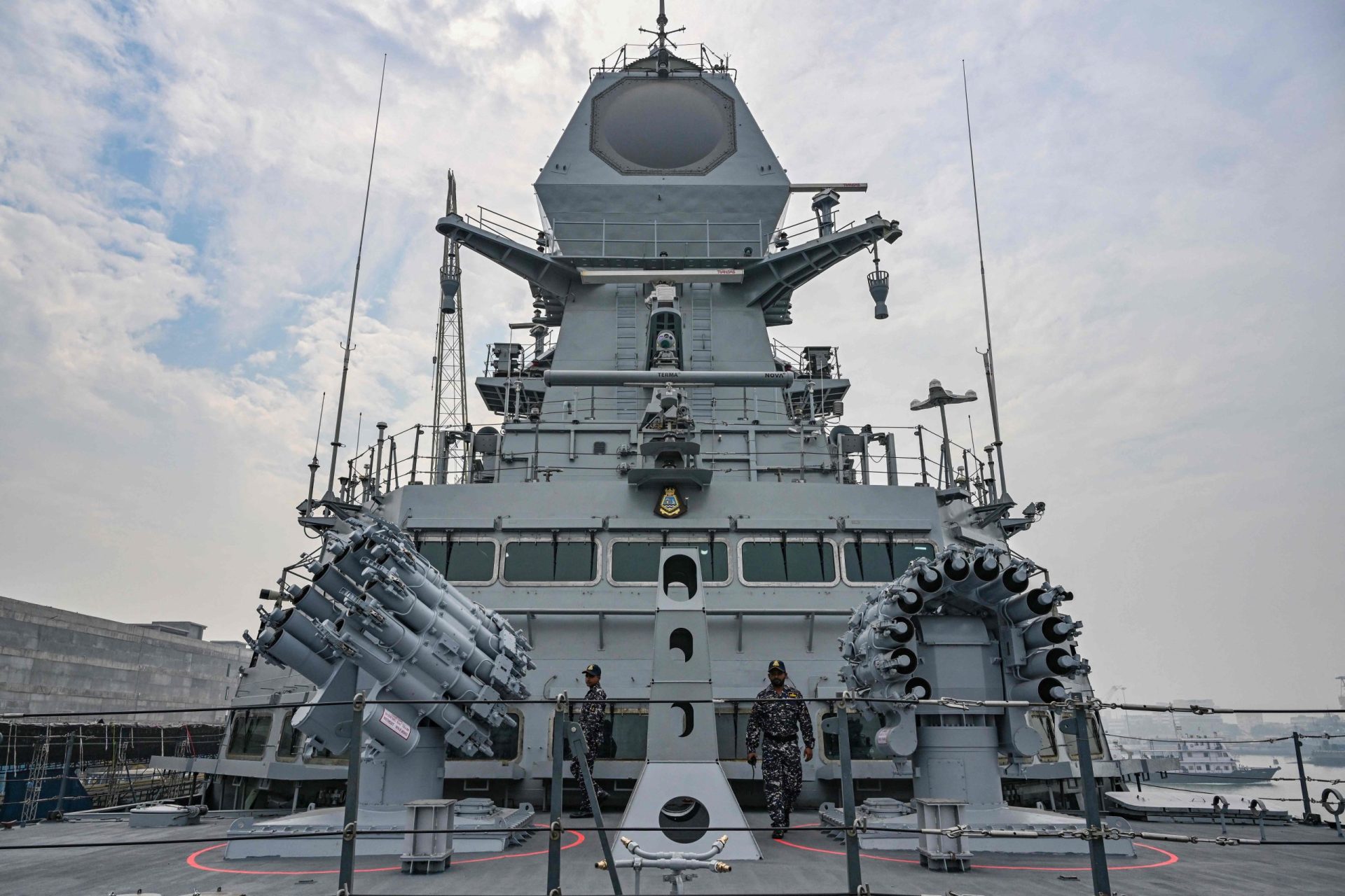 Navios de guerra da Índia enviados para o Mar da Arábia