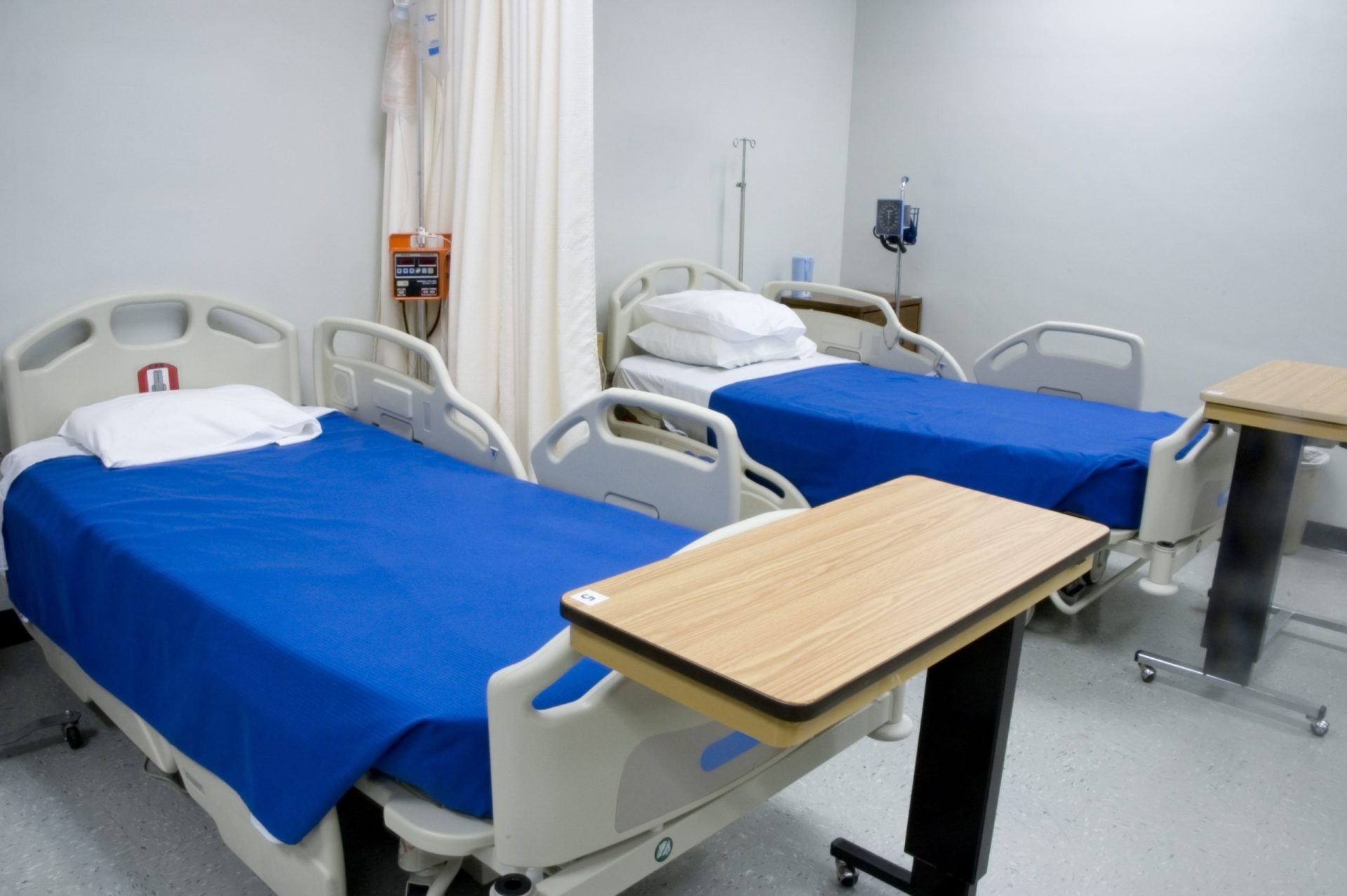 Crise nas urgências obriga a retirar camas a paliativos
