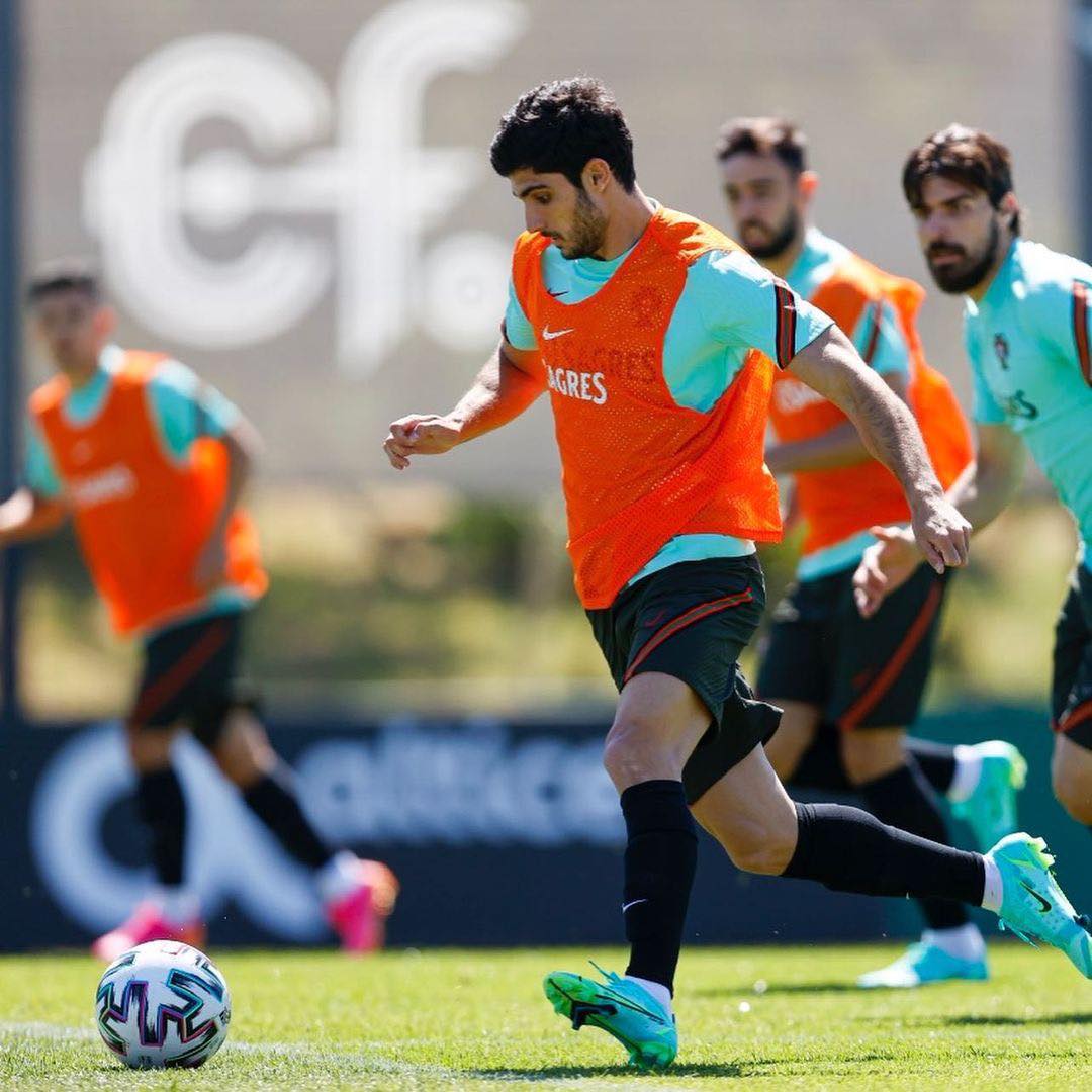 Gonçalo Guedes vai reforçar Villarreal até ao final da época