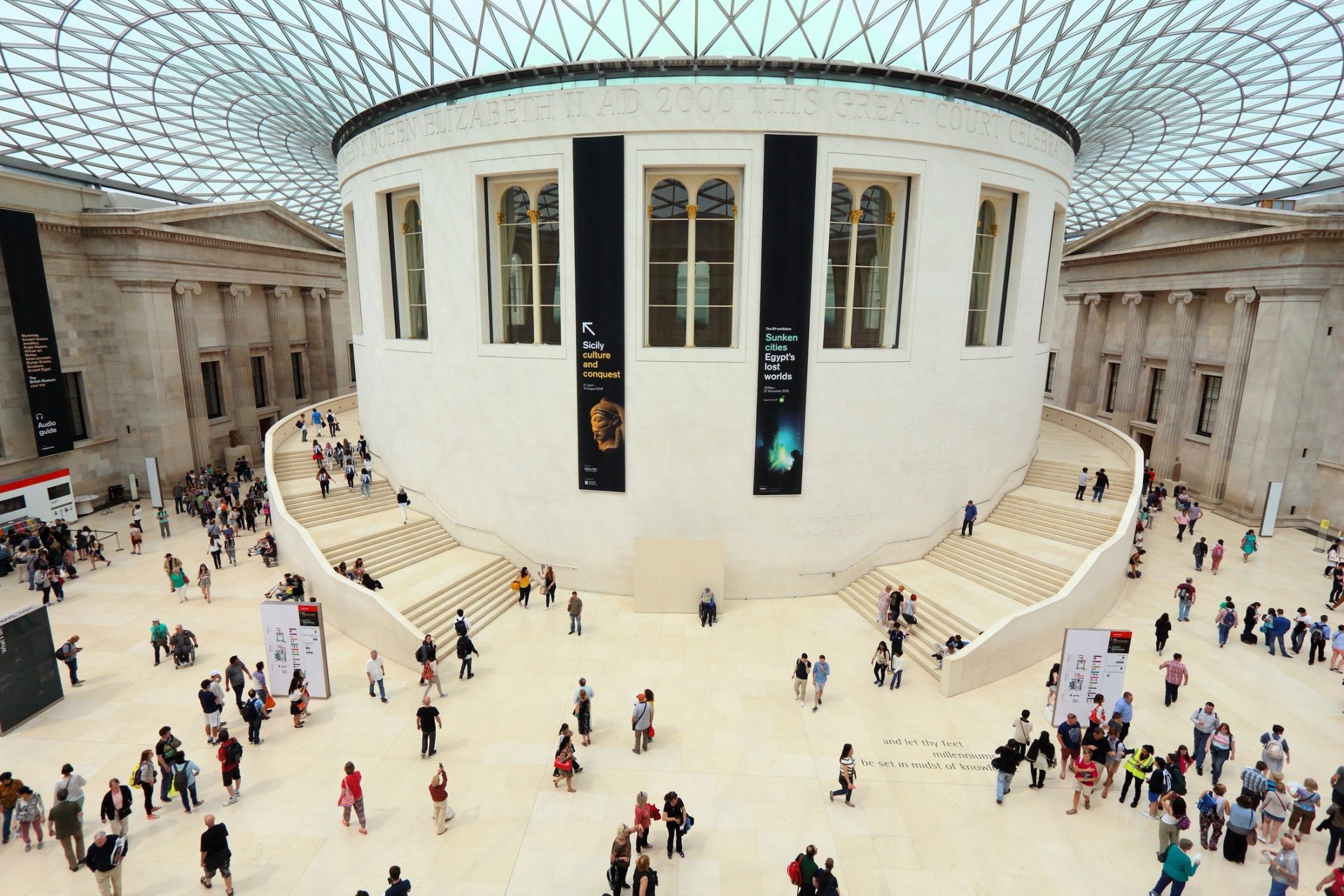 Objetos da corte real de Ashanti emprestados ao Gana por museus britânicos