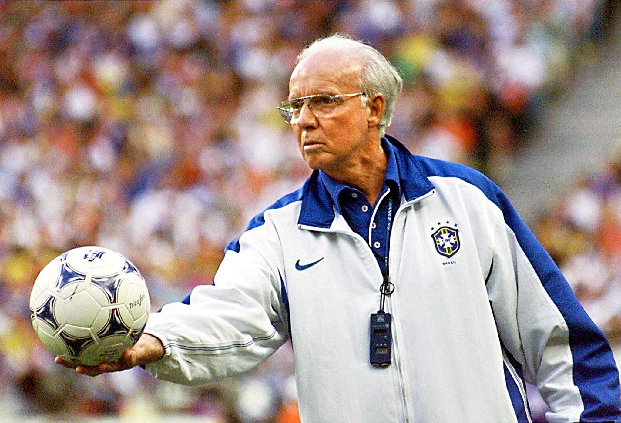 Lenda do futebol brasileiro Mário Zagallo morre aos 92 anos