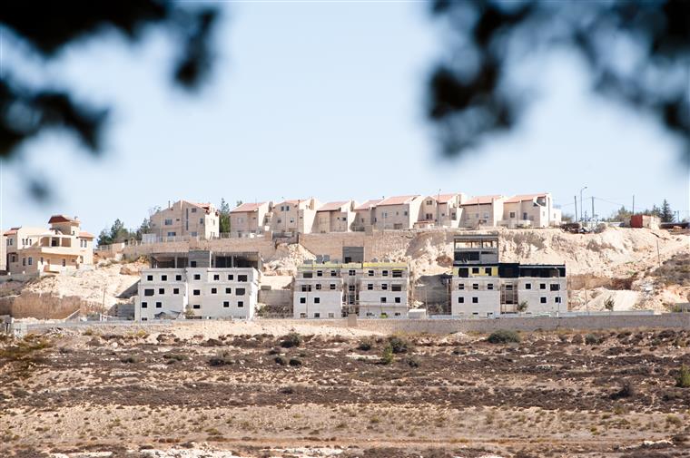 Guerra. Polícia mata palestiniano que tentou esfaquear agentes em Jerusalém