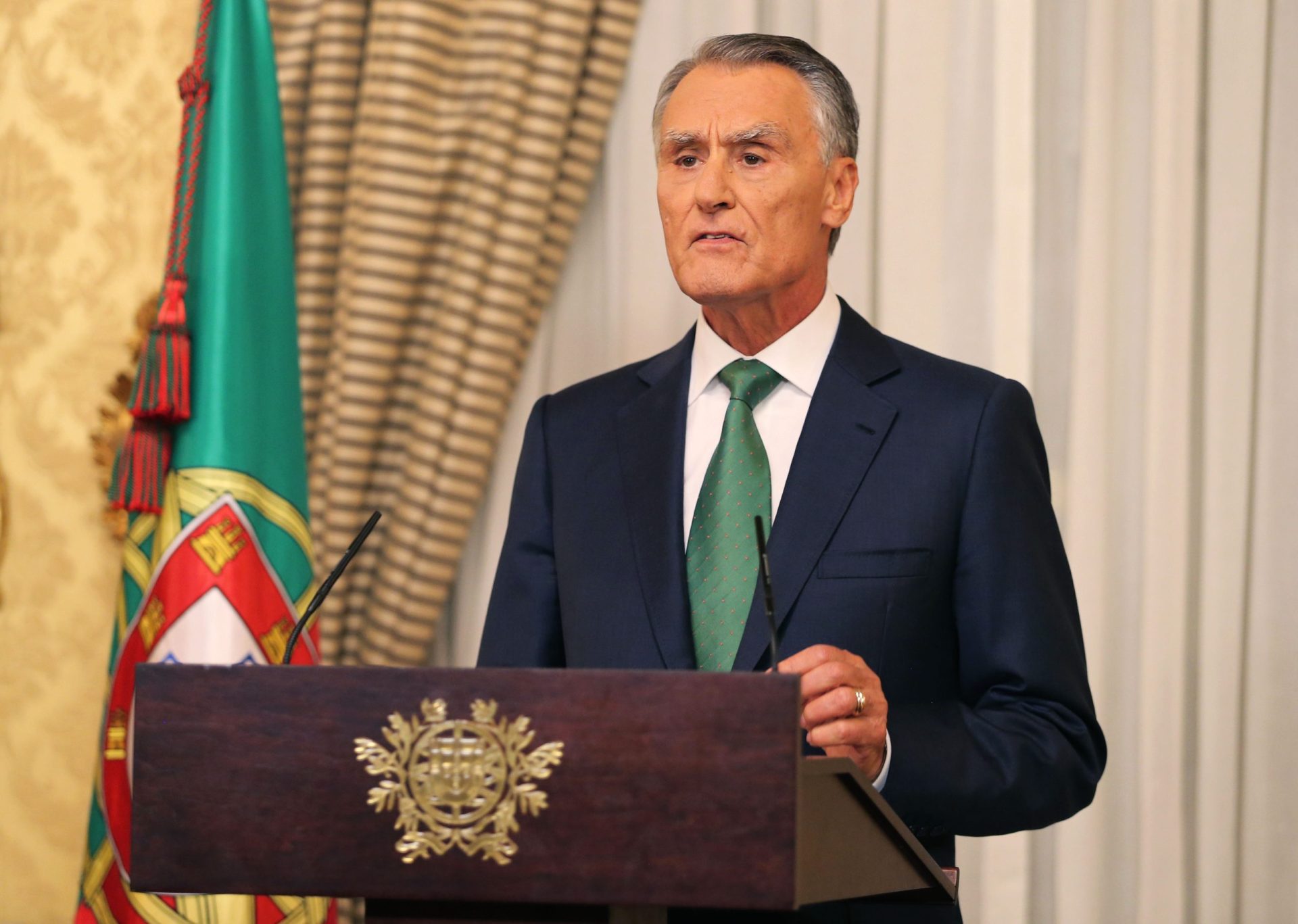 Indultos. Cavaco e os três presentes de Natal