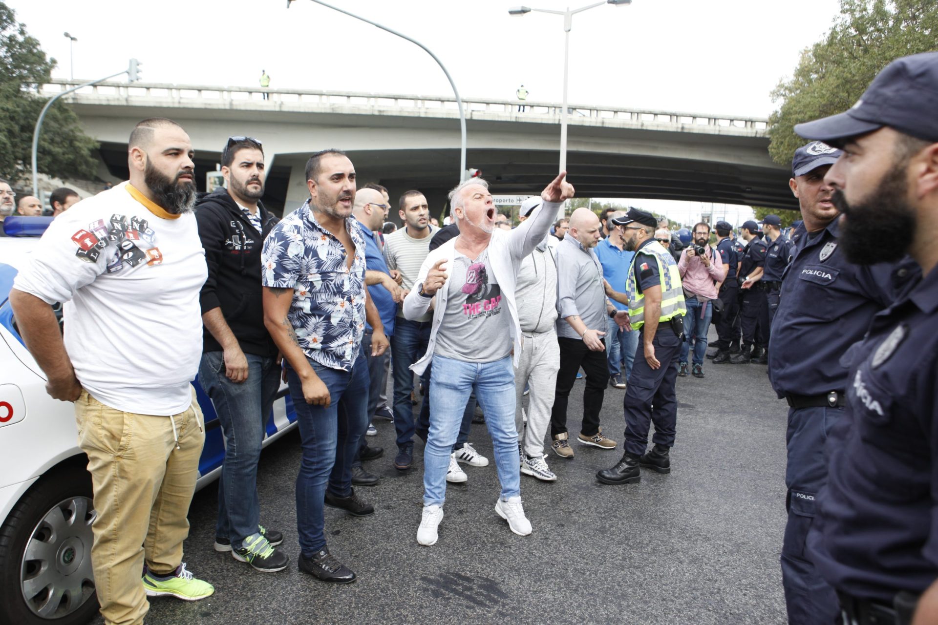 Manifestação taxistas: Veja as fotografias da violência