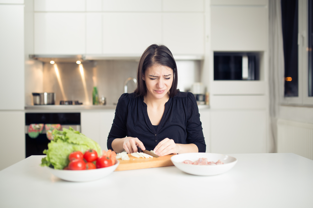 Cozinha. Truques para deixar de chorar quando corta uma cebola