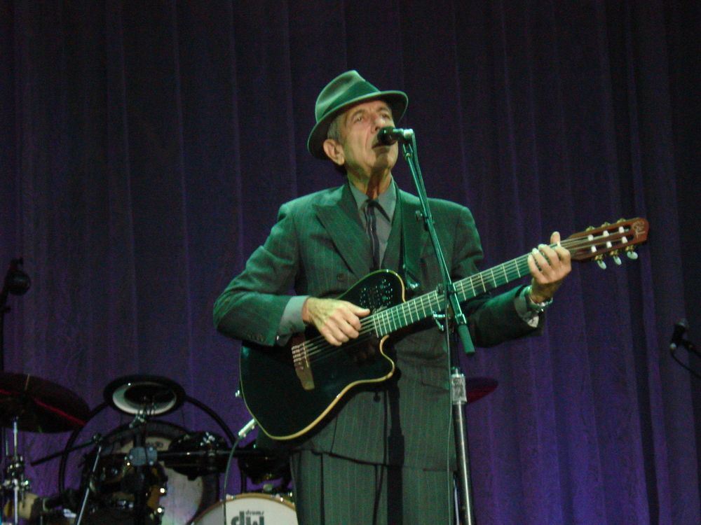 Filho deixa mensagem de agradecimento a Leonard Cohen