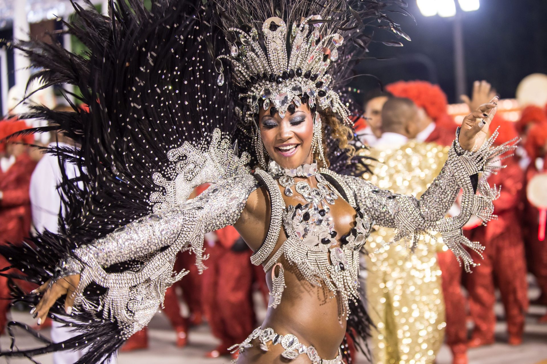 Recessão. Cortes no Carnaval brasileiro