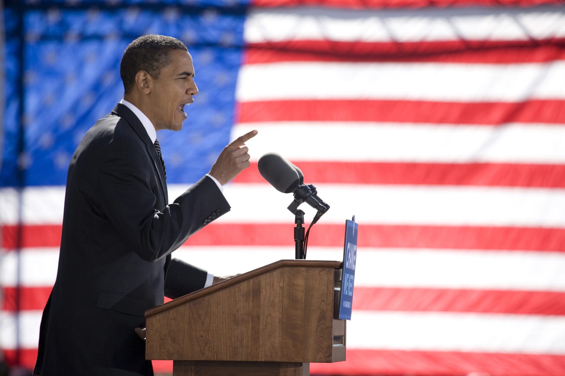 Obama felicita Trump e convida-o a ir à Casa Branca