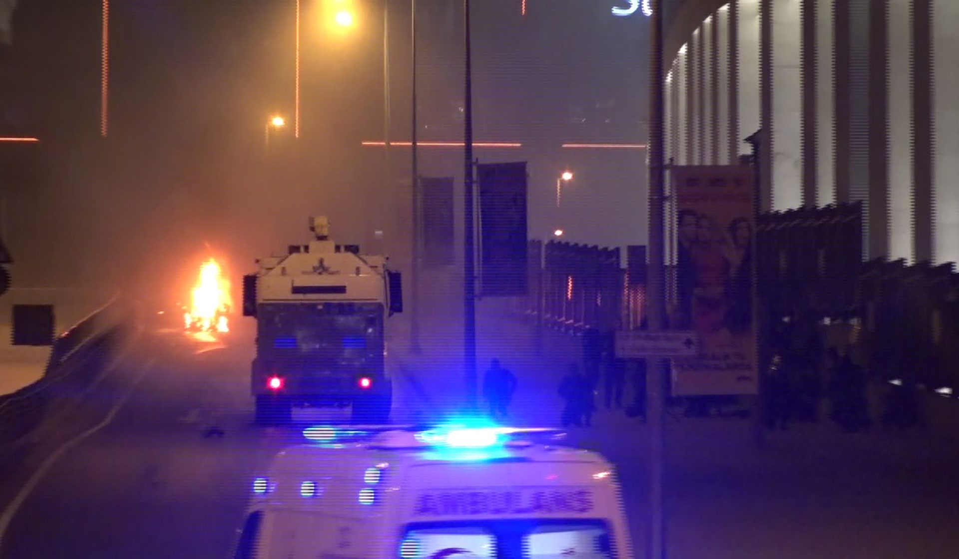 Ataque terrorista perto de estádio do Besiktas faz dezenas de mortos e feridos [vídeo]