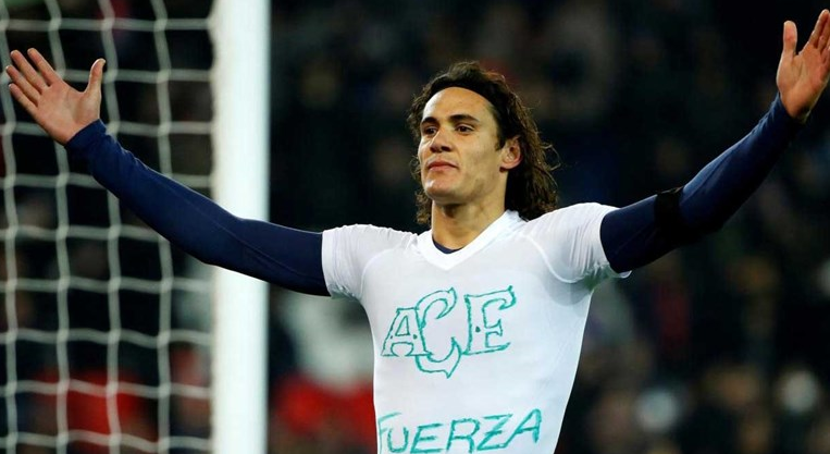 Cavani dedica golo às vítimas do desastre aéreo