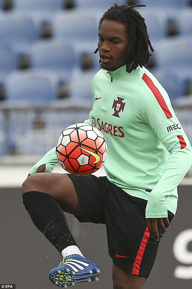 Renato Sanches leva colegas à loucura com dança