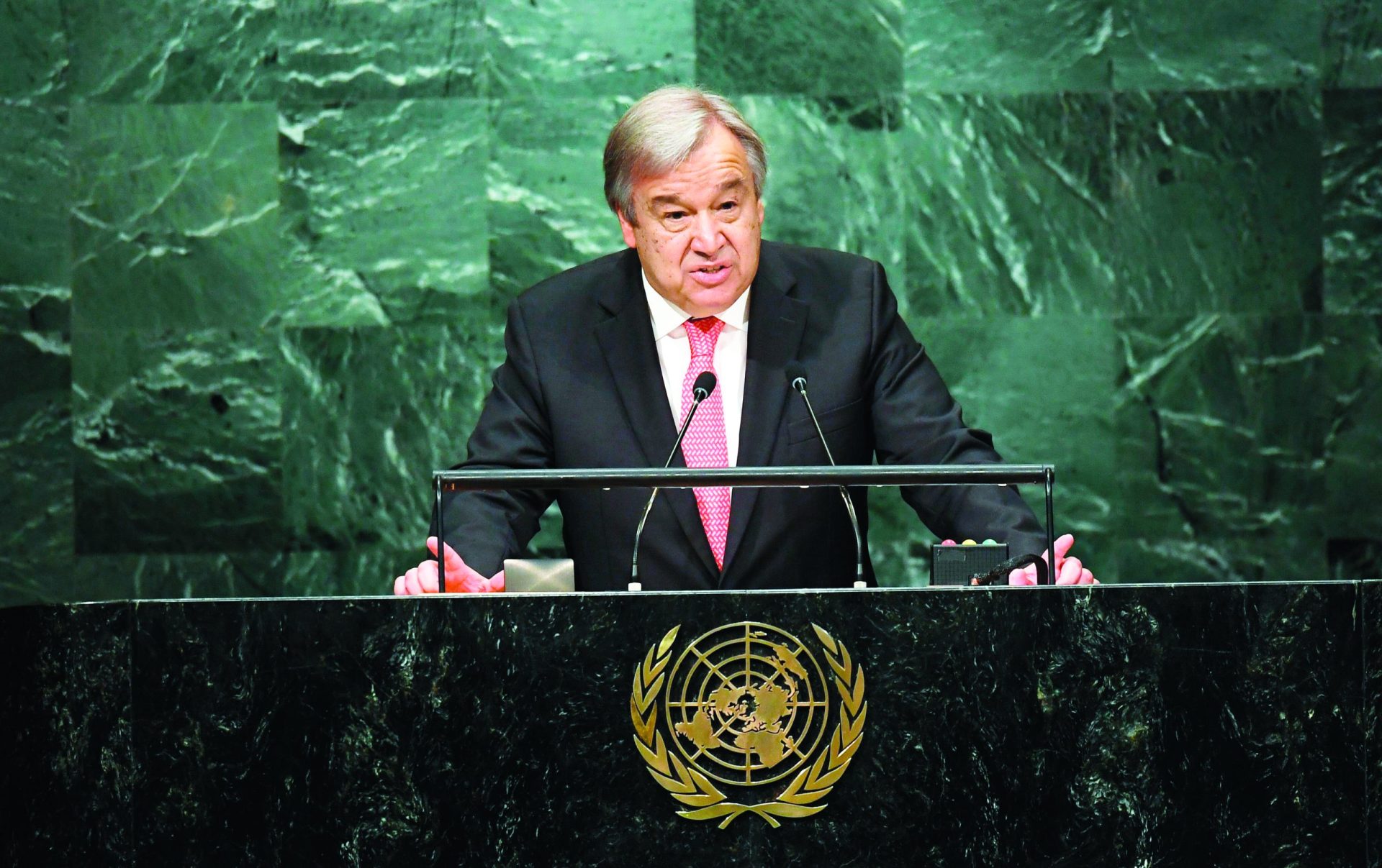 Política. Acontecimento do ano: Guterres no topo do mundo