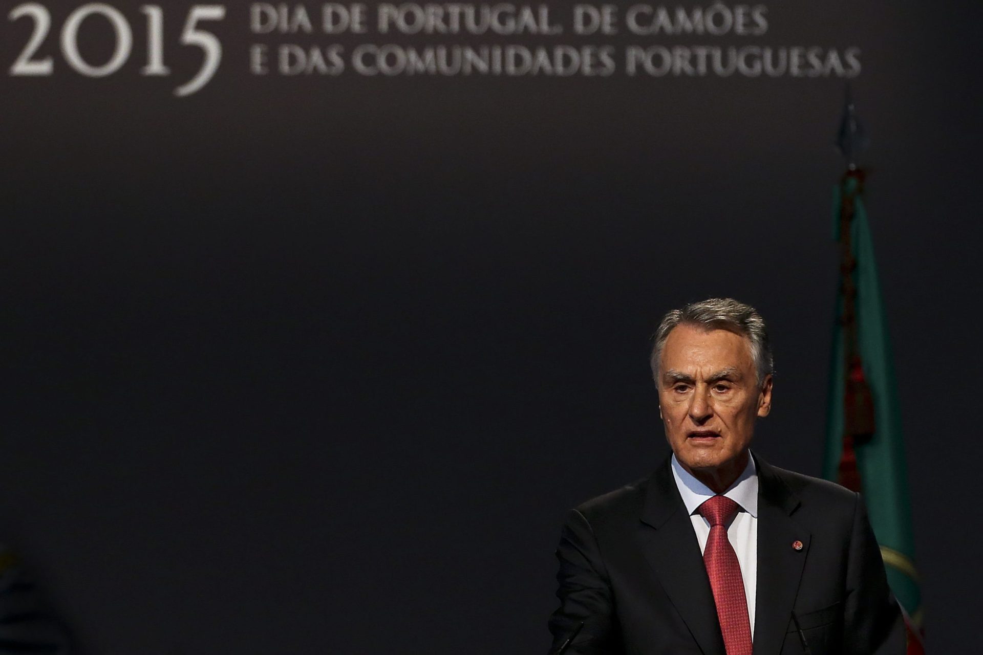 Cavaco não promulga adoção gay