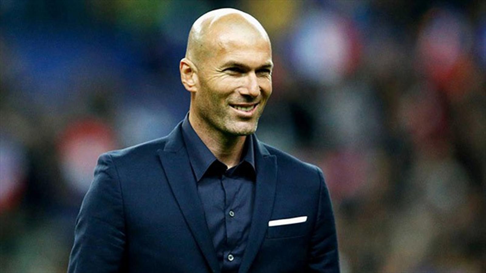 Zidane foi convidado a escolher entre Messi e Ronaldo. E não teve dúvidas