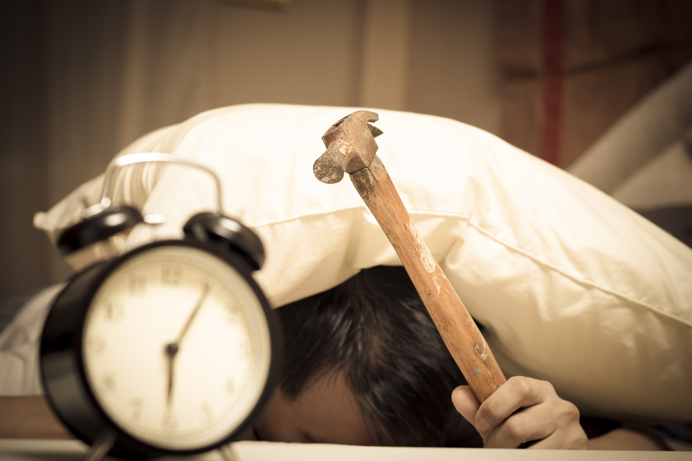 4 hábitos que dão cabo das suas horas de sono