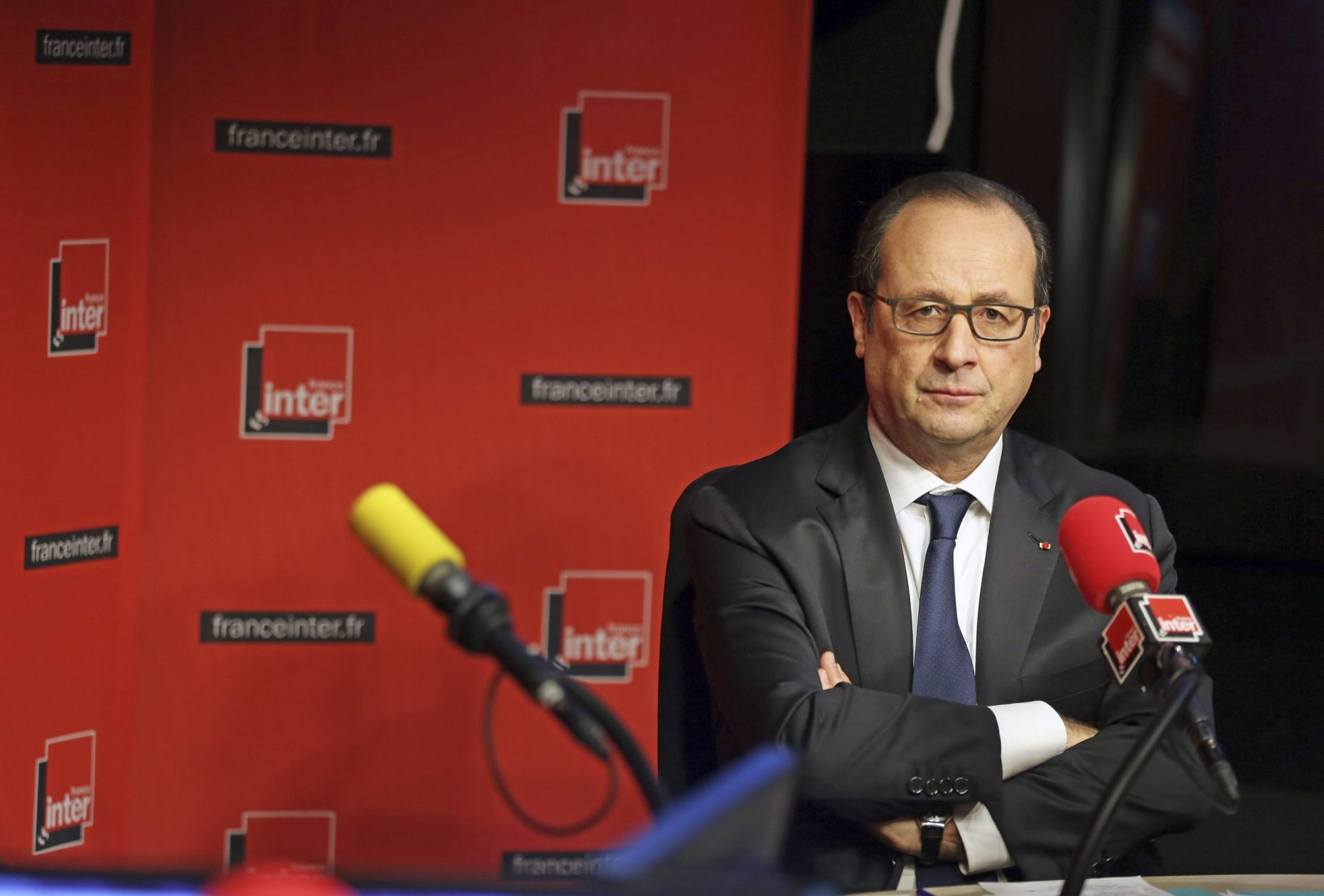 Hollande recua na reforma constitucional