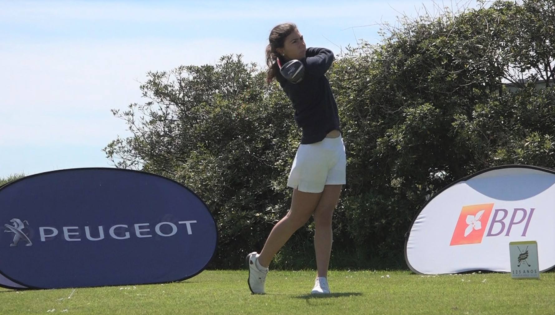 Golfe. Pedro Lencart faz melhor resultado e lidera com Joana Silveira