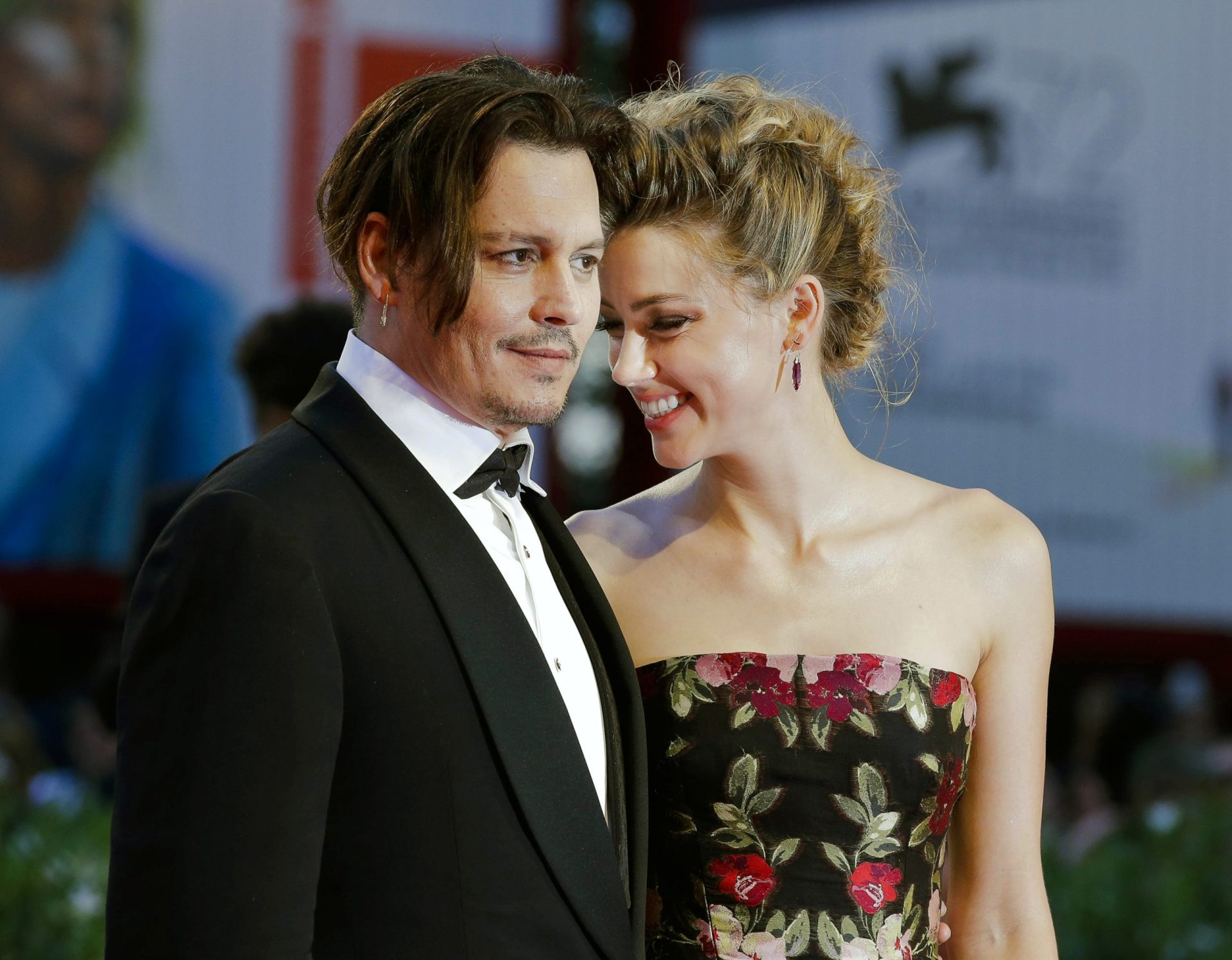 Amber Heard põe ponto final a casamento com Johnny Depp