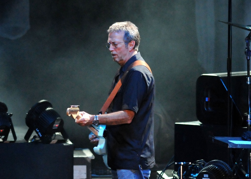 Doença pode impedir Eric Clapton de tocar