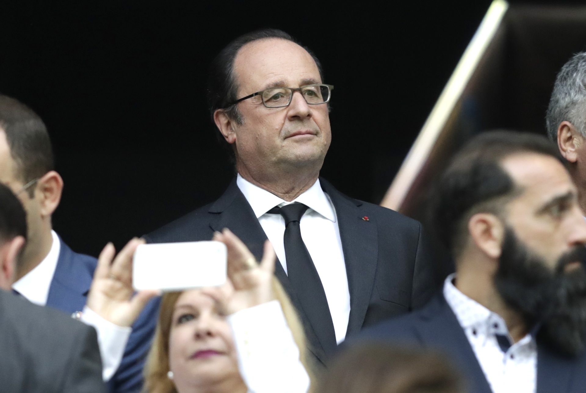 Namorada de François Hollande custa 400 mil euros aos franceses