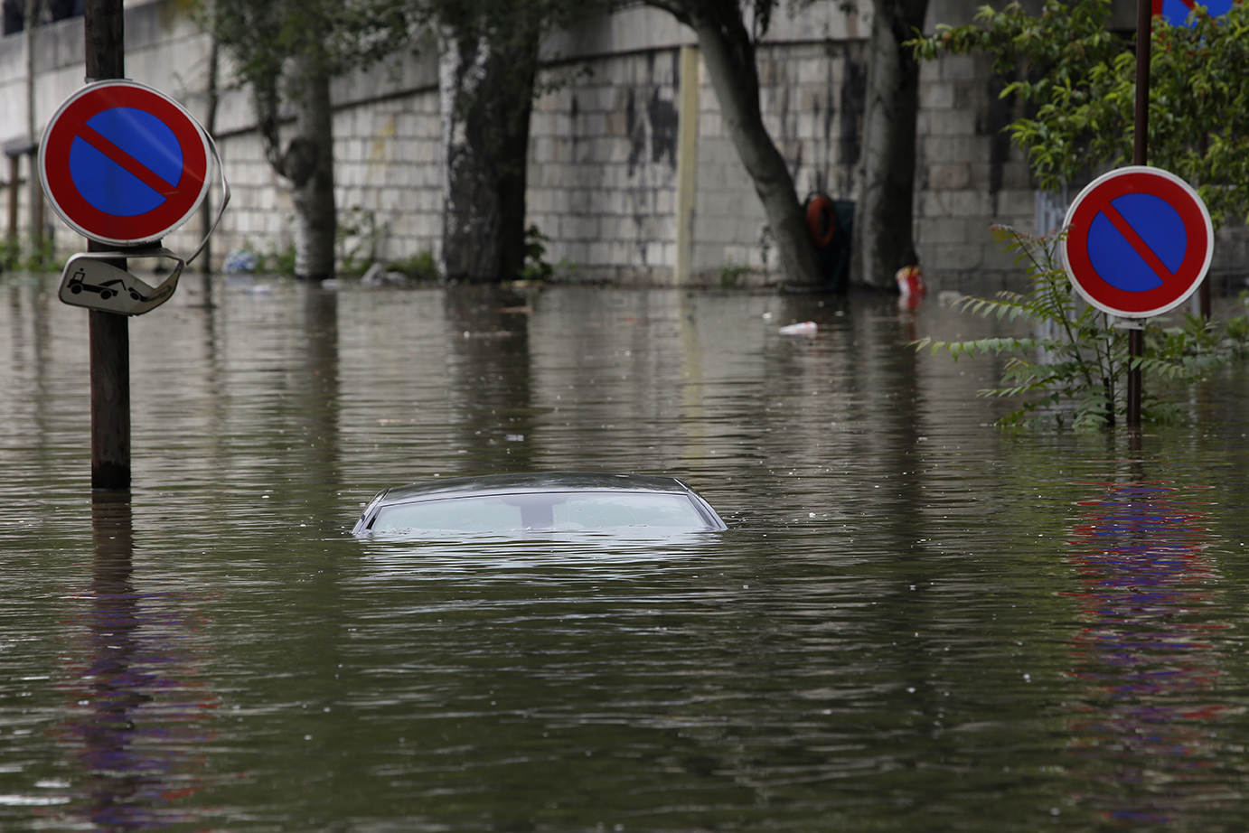 França. Quatro mortos e 24 feridos nas inundações