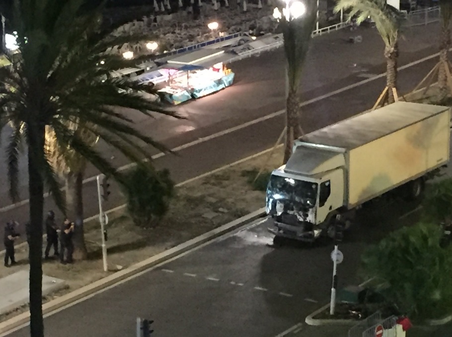 Ataque em Nice faz pelo menos 78 mortos