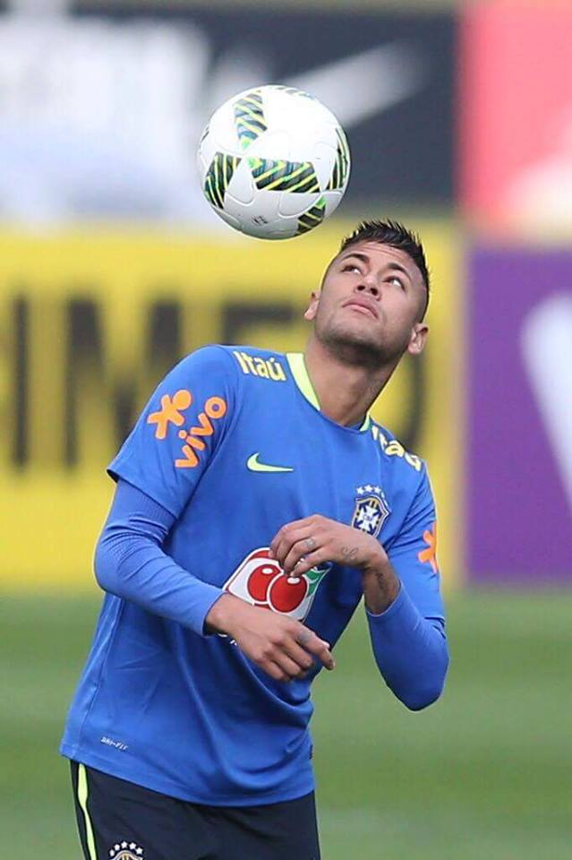 Neymar responde aos críticos. “Sou dos mais experientes aqui e não é por isso que sou perfeito”