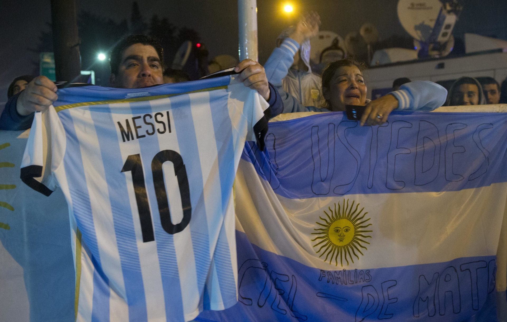 Campanha emocionante pede regresso de Messi