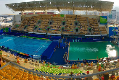 Jogos Olímpicos. A verdadeira explicação para a água da piscina ter ficado verde