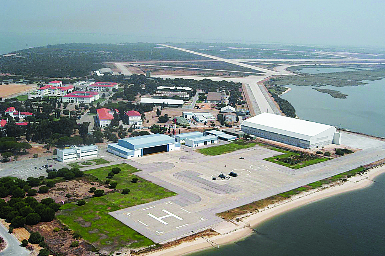 Aeroporto no Montijo teria custos “avultados”