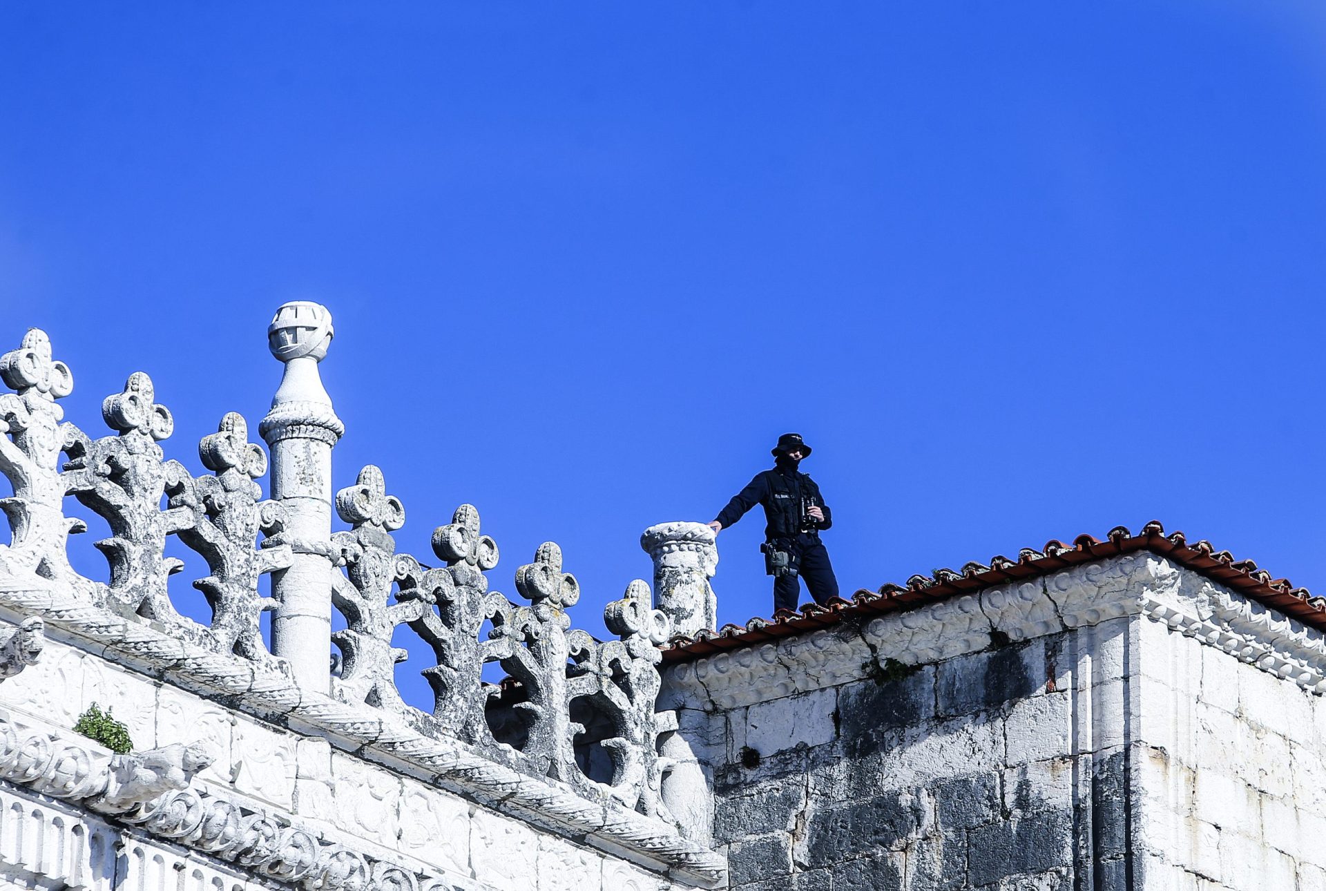 Caças vão sobrevoar os Jerónimos hoje à tarde