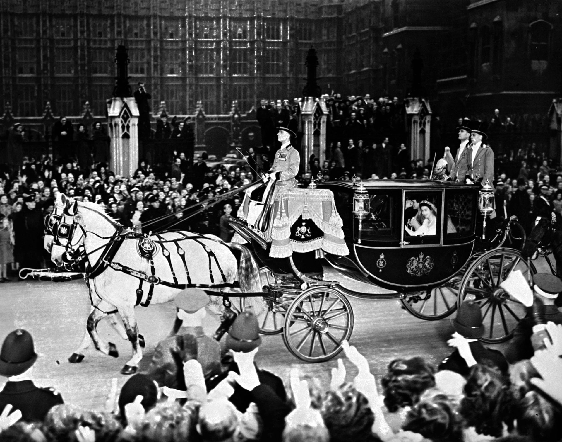 Isabel II e Filipe de Edimburgo. Um casamento de sete décadas