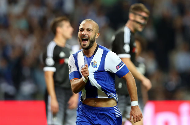 Reyes, André André e Hernâni no onze do FC Porto